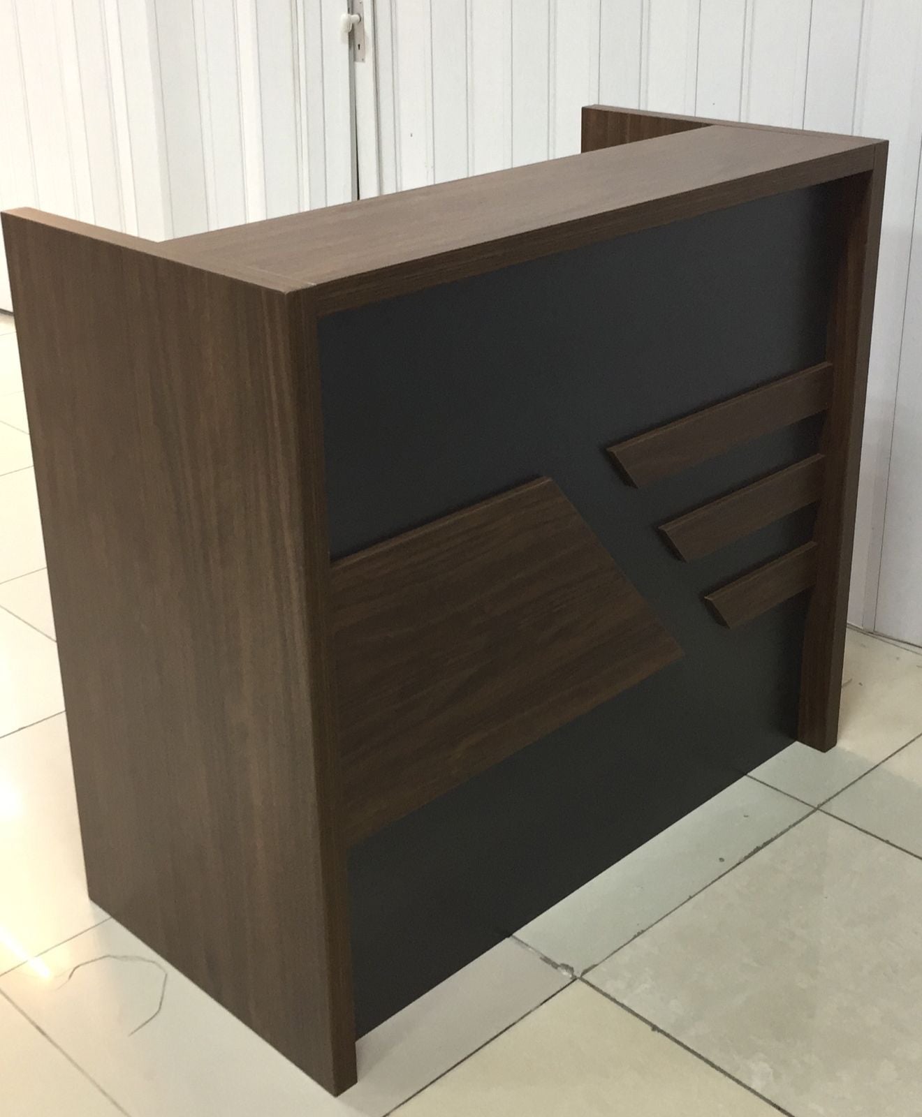 Modern Reception Table for Office & Showroom – Multiwood