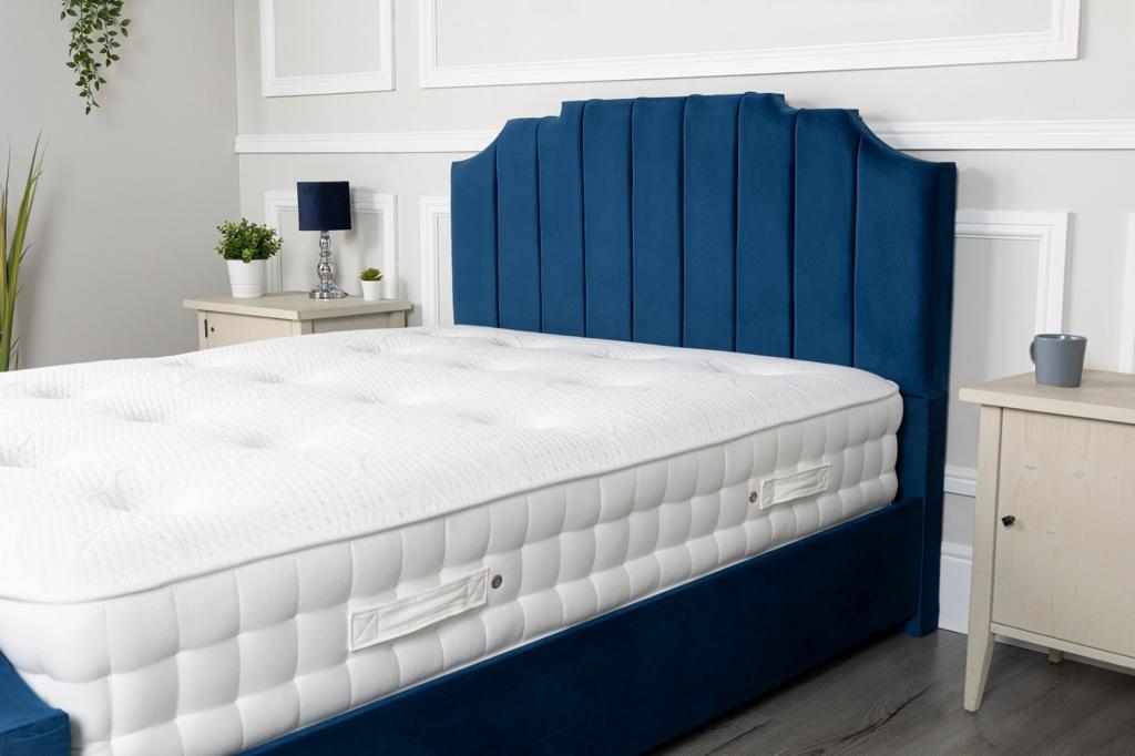 CROWN UPHOLSTERED BED